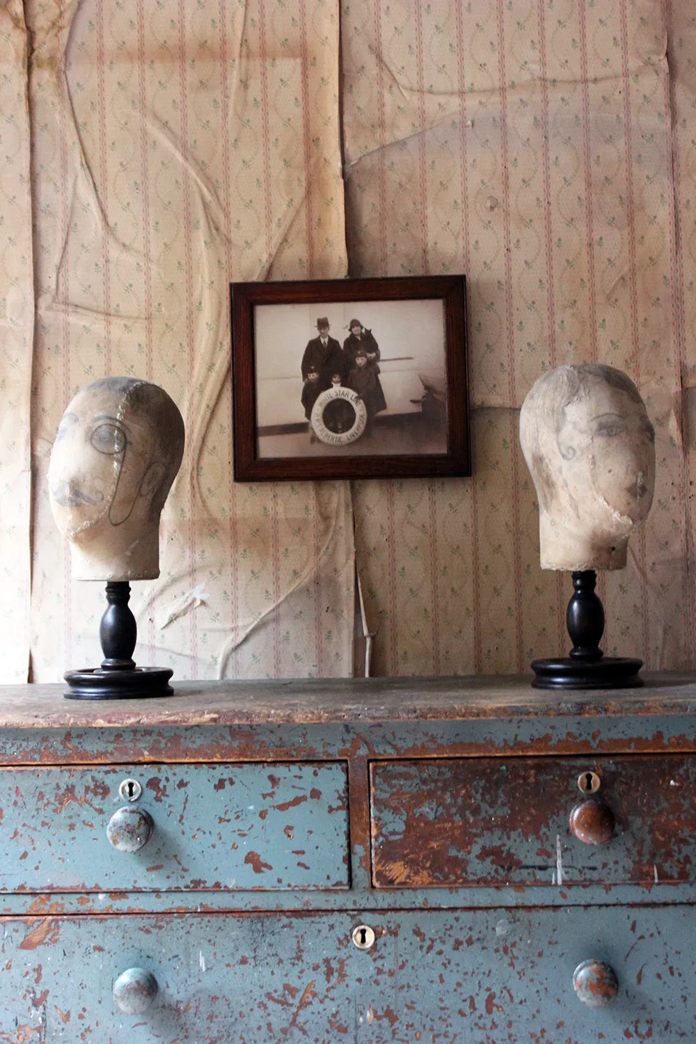 A Decorative Pair of Mannequin Shop Display Heads as a Flapper & Dandy