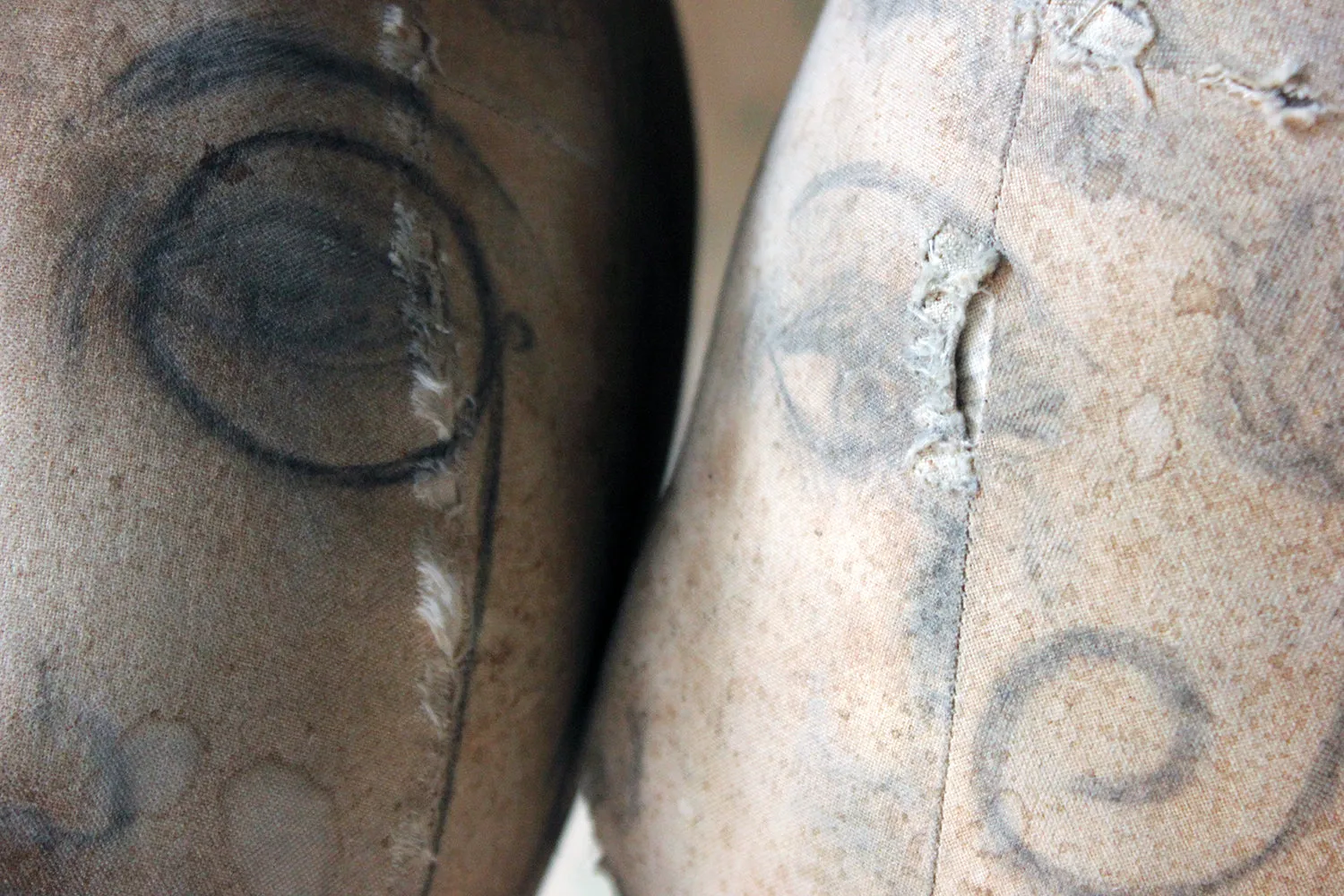 A Decorative Pair of Mannequin Shop Display Heads as a Flapper & Dandy