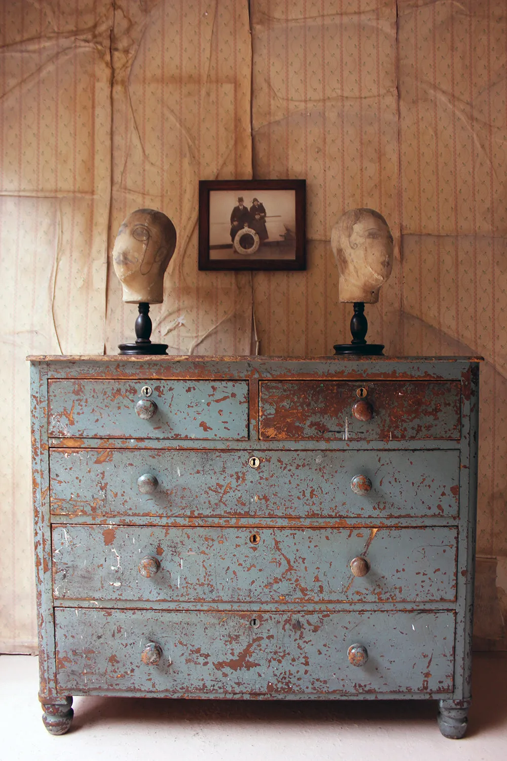 A Decorative Pair of Mannequin Shop Display Heads as a Flapper & Dandy