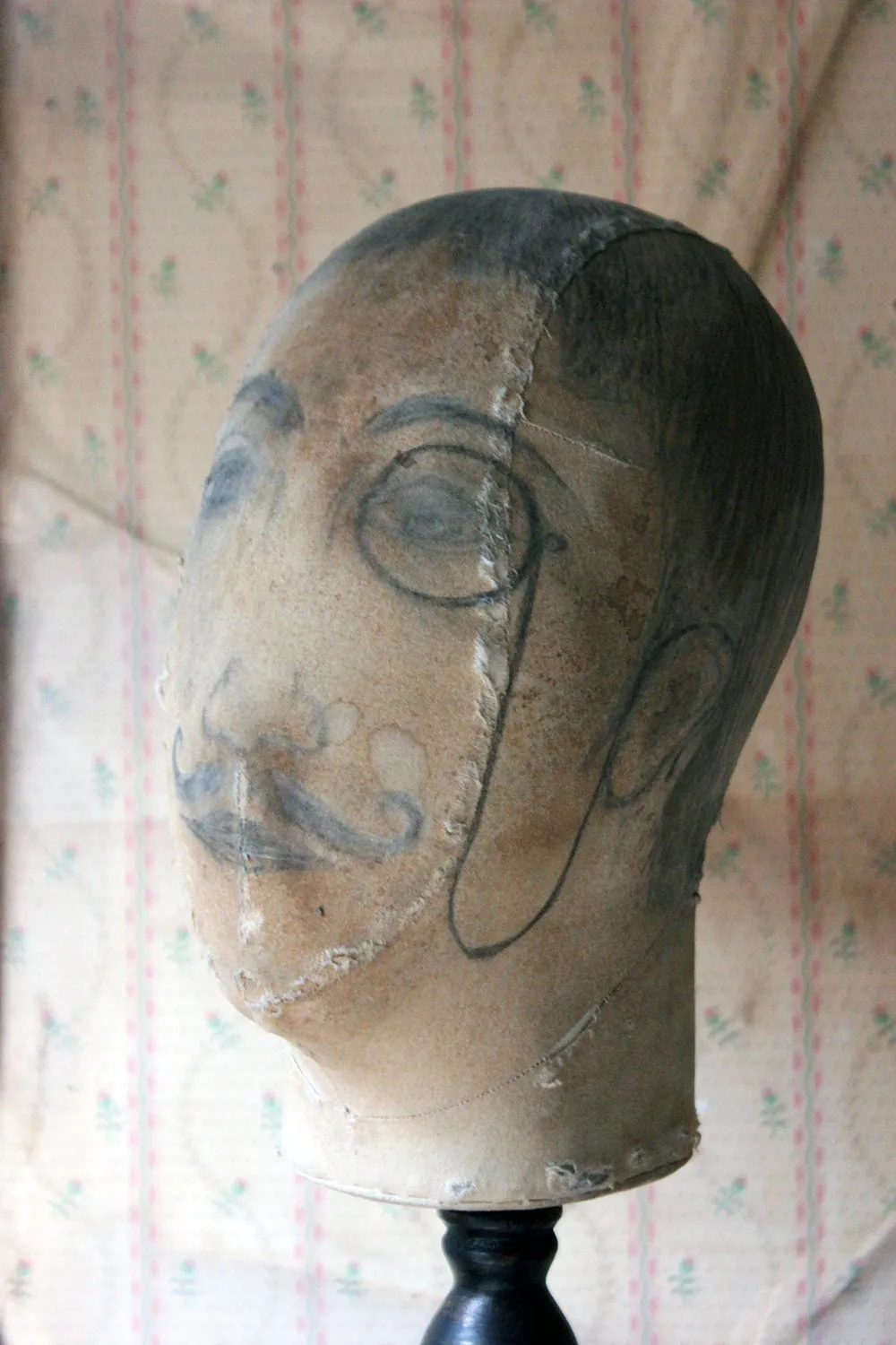 A Decorative Pair of Mannequin Shop Display Heads as a Flapper & Dandy