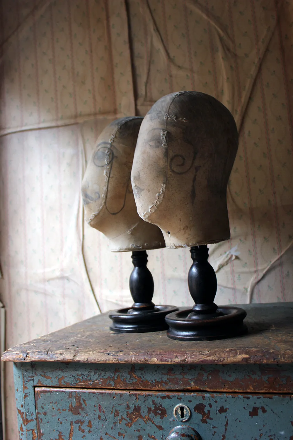 A Decorative Pair of Mannequin Shop Display Heads as a Flapper & Dandy