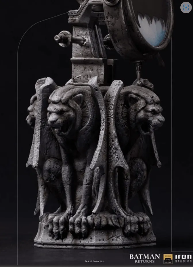Batman Returns Batman Deluxe Art 1:10 Scale Statue/ Iron Studios