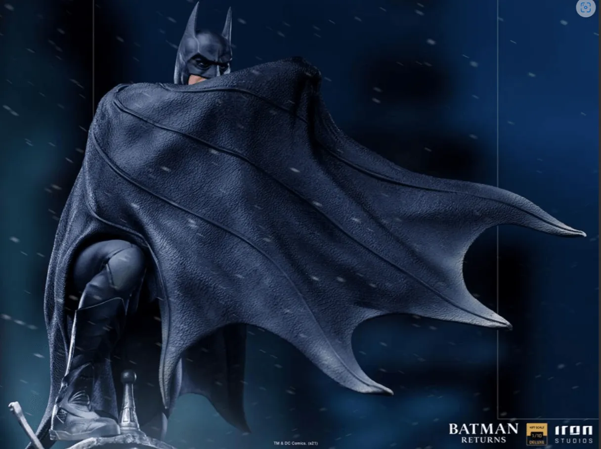 Batman Returns Batman Deluxe Art 1:10 Scale Statue/ Iron Studios