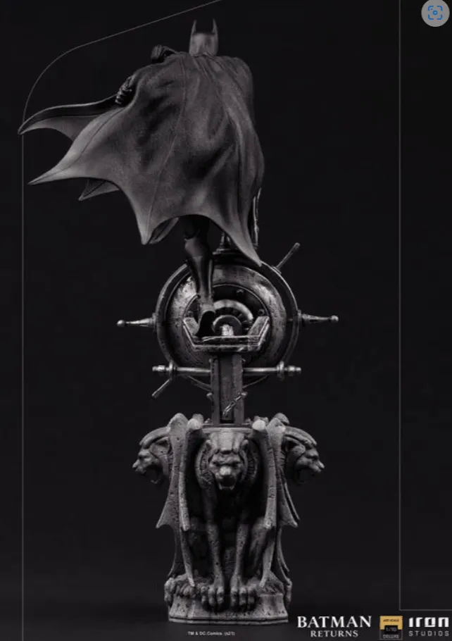 Batman Returns Batman Deluxe Art 1:10 Scale Statue/ Iron Studios