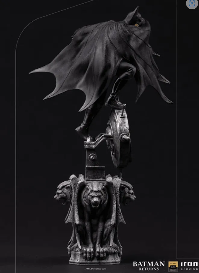 Batman Returns Batman Deluxe Art 1:10 Scale Statue/ Iron Studios