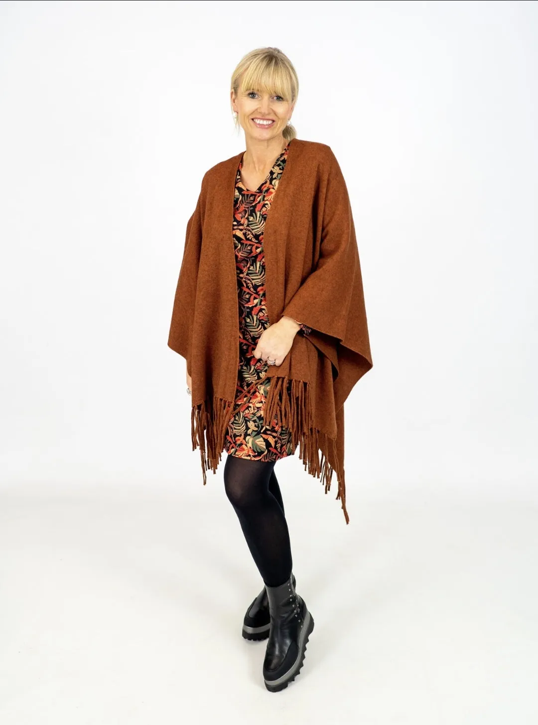 Same et Lili Cappoy Tan Cape